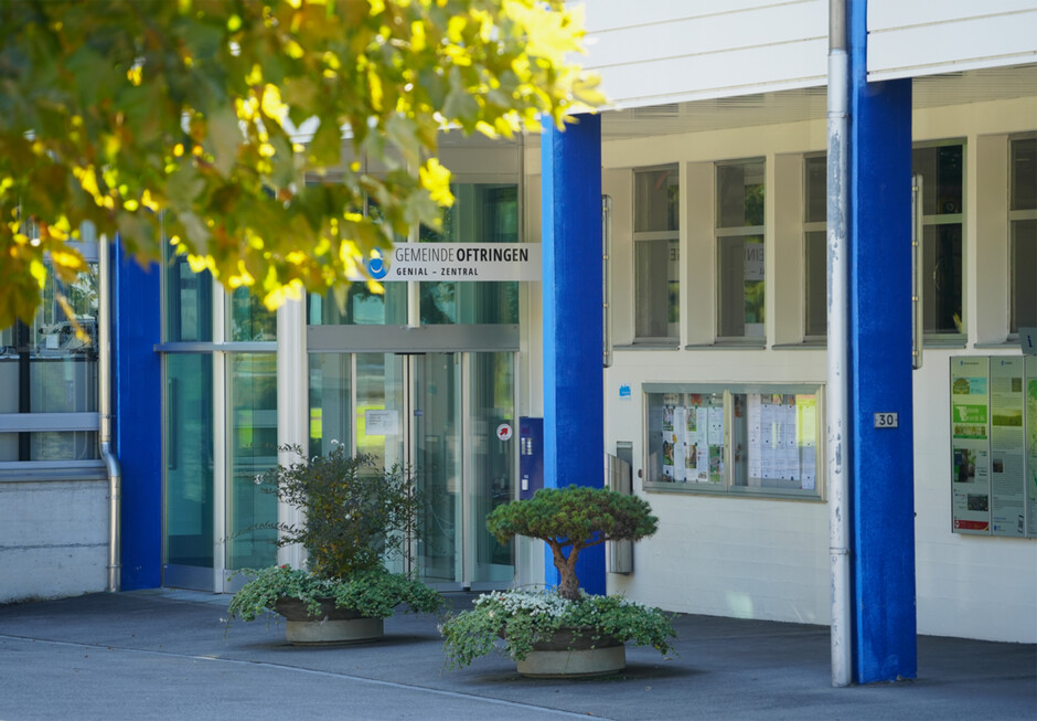 eingang-gemeindehaus-oftringen